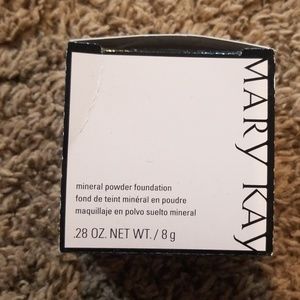 Mary Kay Mineral Powder Foundation Ivory 0.5